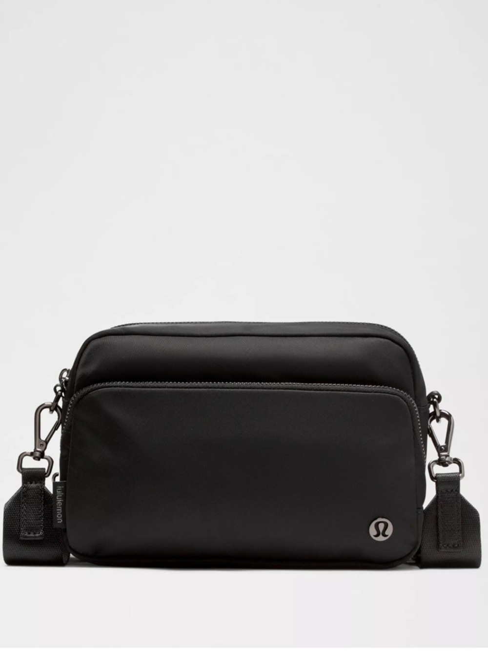Lululemon Everywhere Crossbody Bag 3L in in Black/Gunmetal Metal Hardware